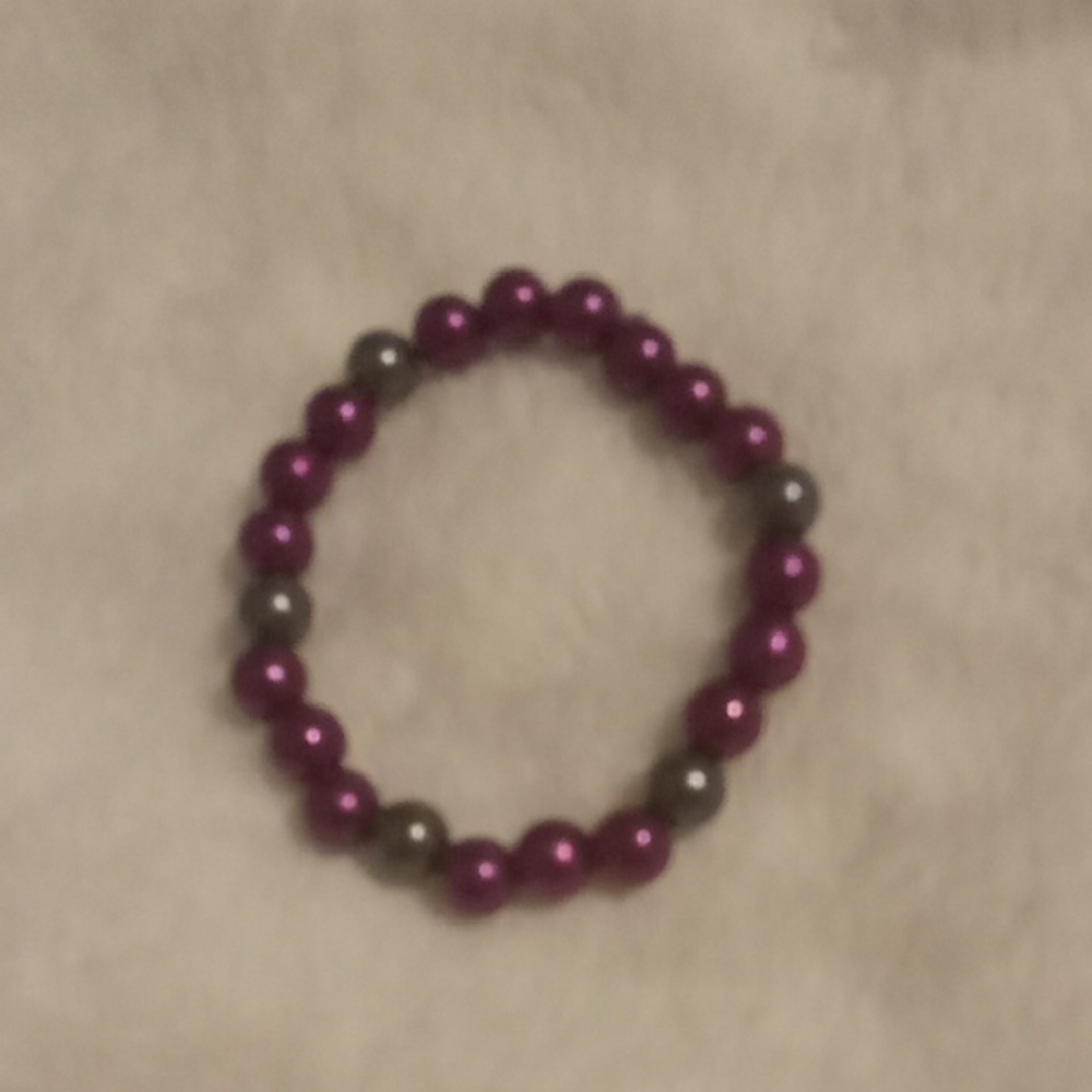 Elegant Purple and Silver Beaded Bracelet